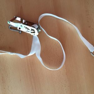 Nagyerejű gurtnis kötőelem (egy sarokhoz)